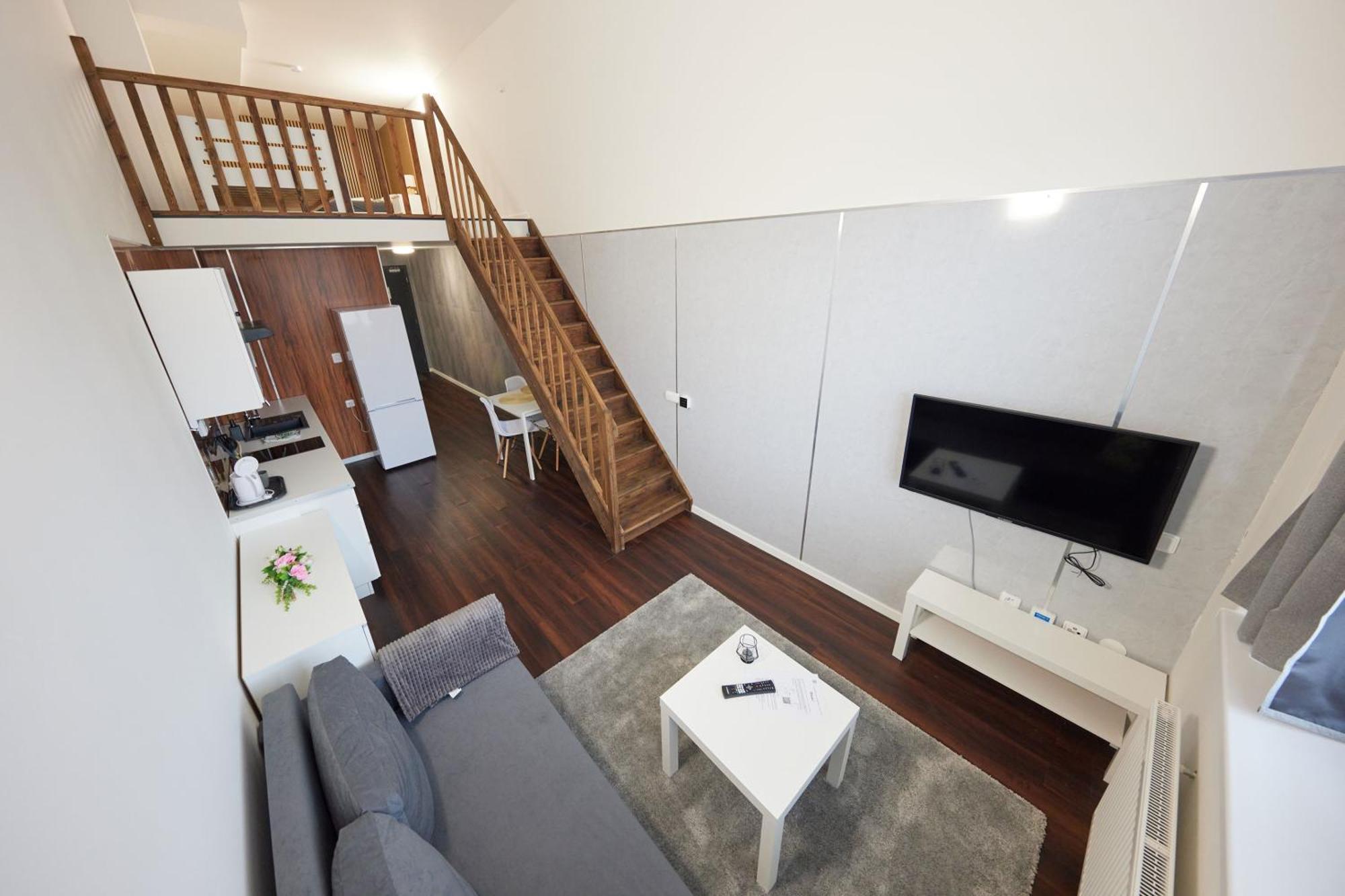 Block 96 Apartments Zlin Bagian luar foto