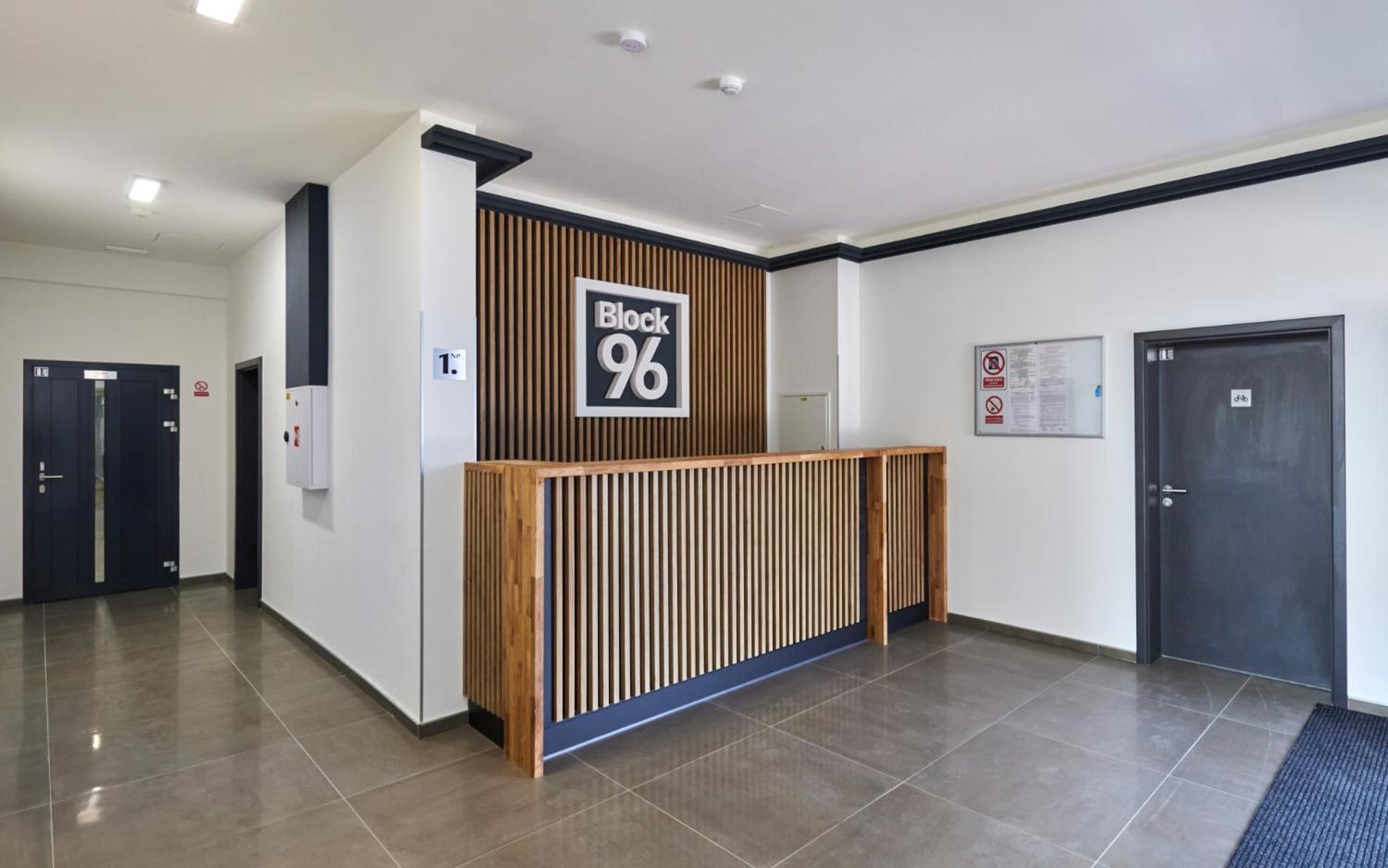 Block 96 Apartments Zlin Bagian luar foto