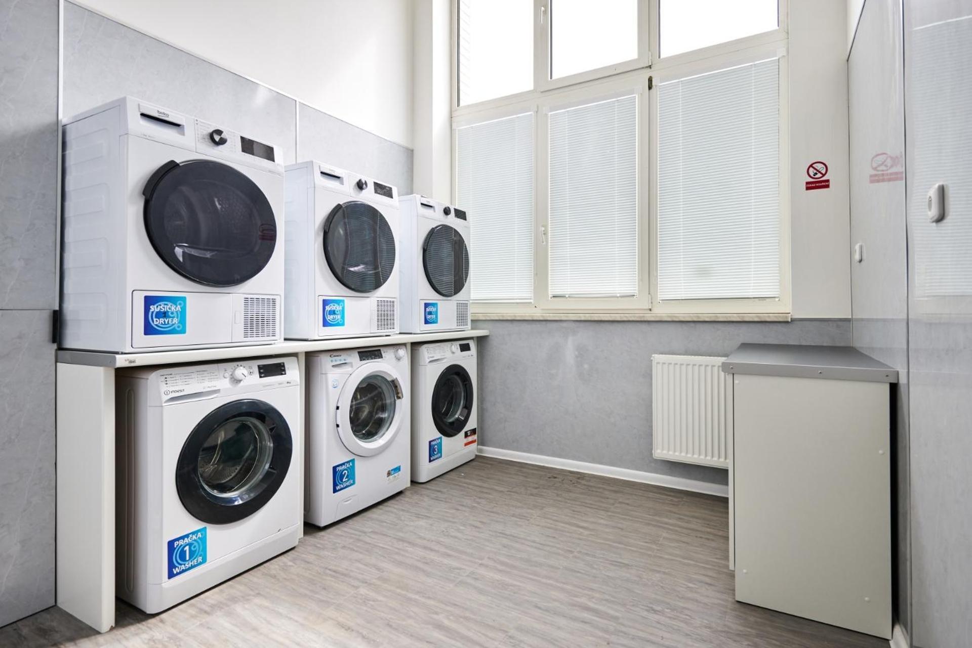 Block 96 Apartments Zlin Bagian luar foto